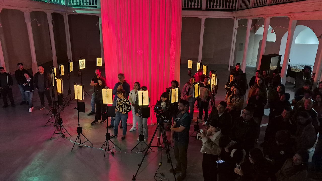 Exposición Espejo de Luz