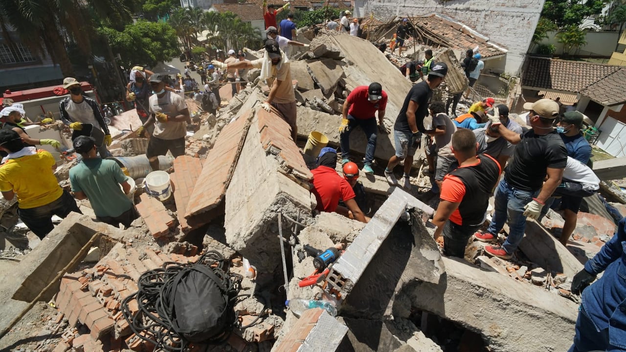 Alrededor de 15 personas fallecieron en Cali tres el terremoto ocurrido este lunes, 10 de agosto.