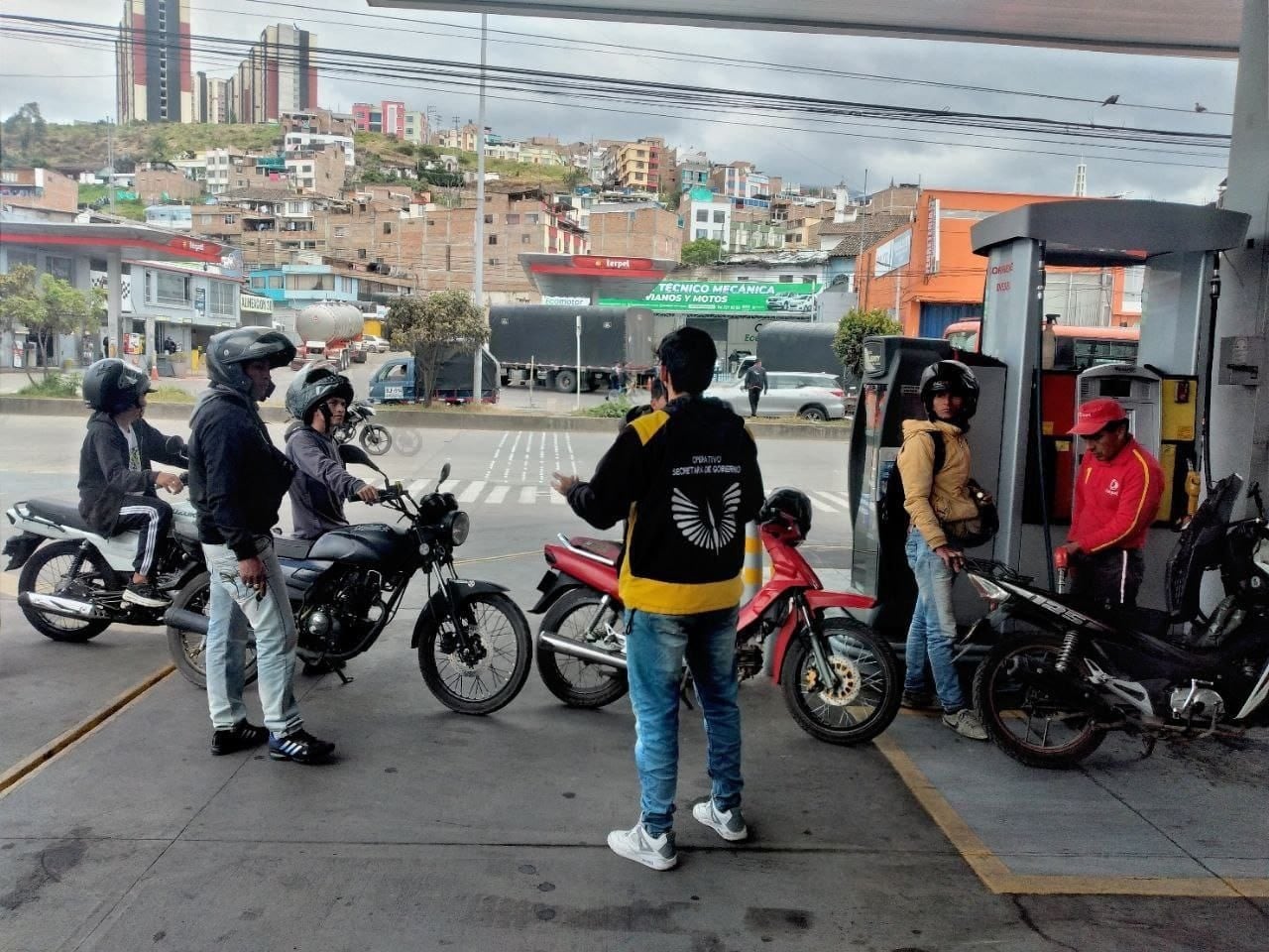Piden garantizar la seguridad de los transportadores de combustible.