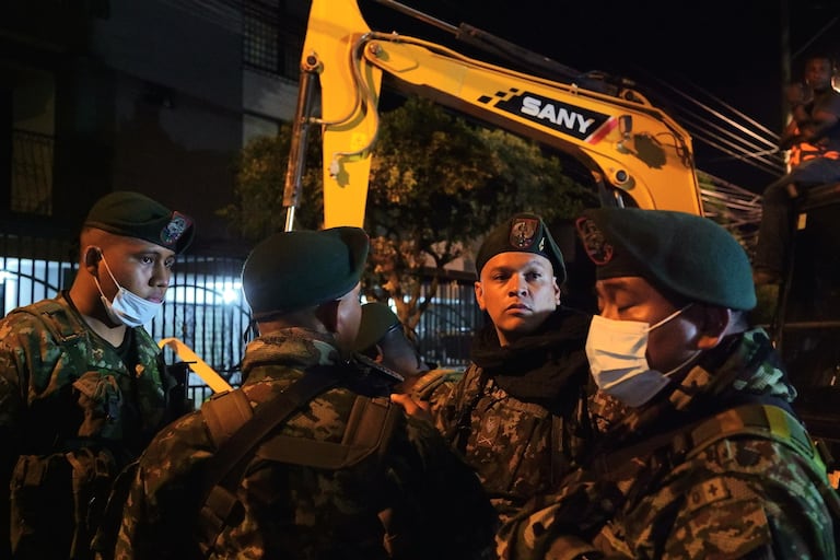 Militarización en Cali tras sismo de 7,7.