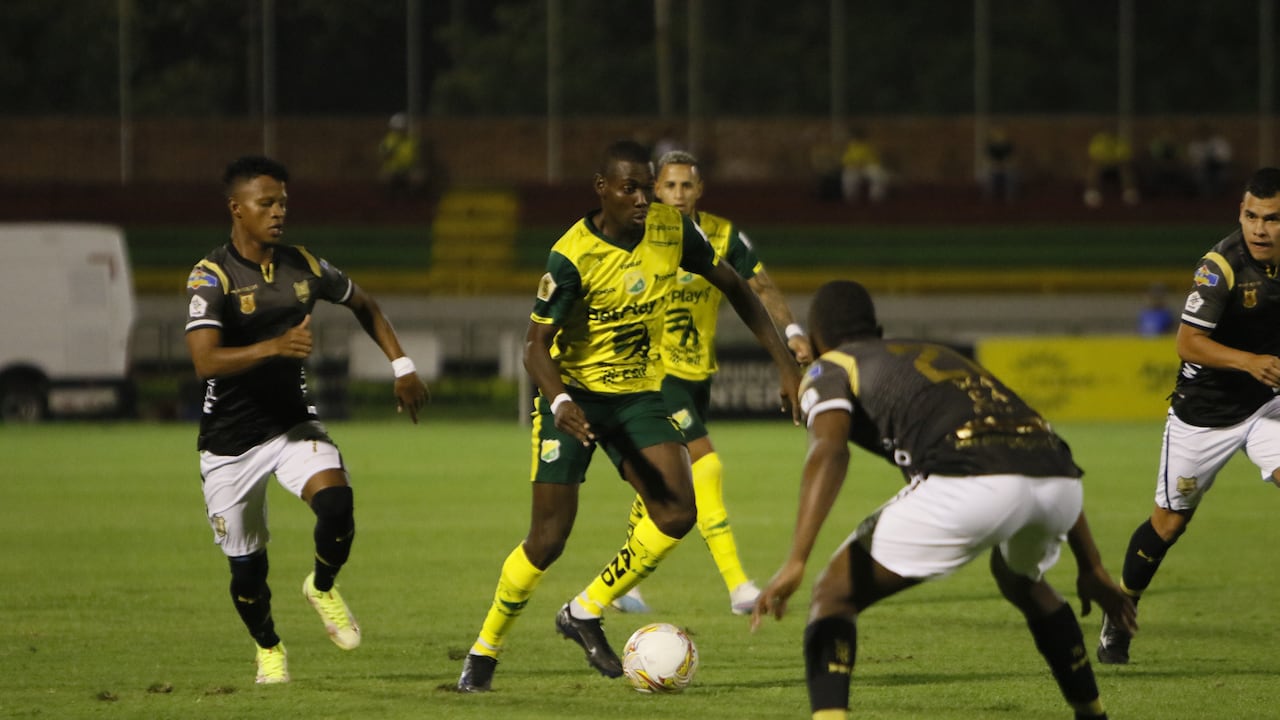 NEIVA. 17 de septiembre de 2023. Huila vs. Águilas Doradas en la fecha 12 de la Liga BetPlay Dimayor 2023 II en el estadio Guillermo Plazas Alcid.