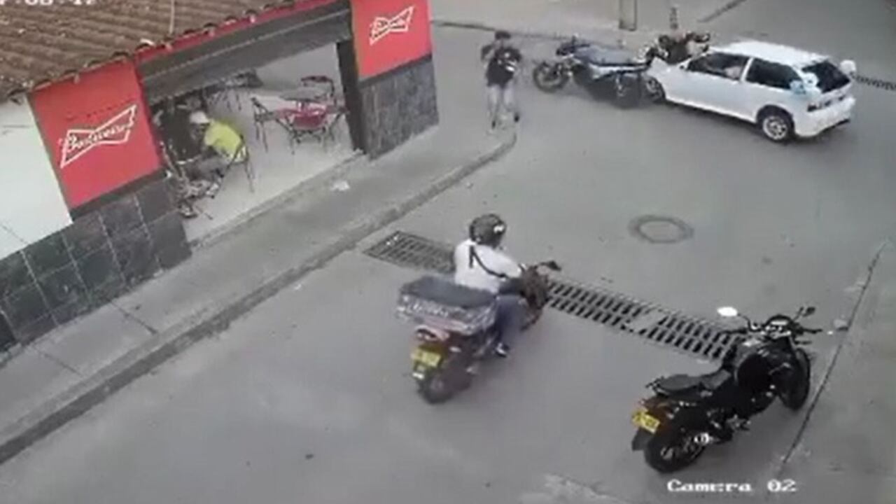 Captura de pantalla del video en el que quedó el accidente de tránsito.