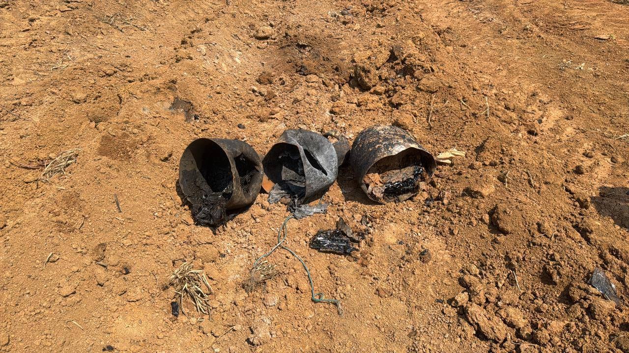 Expertos en explosivos realizaron la neutralización de los artefactos, evitando posibles afectaciones a comunidades campesinas.