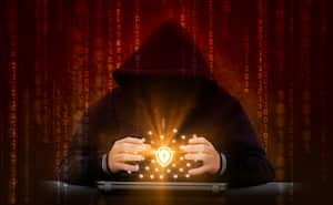 Proteja su celular de posibles robos o estafas al tener precaución al momento de instalar aplicaciones en él.