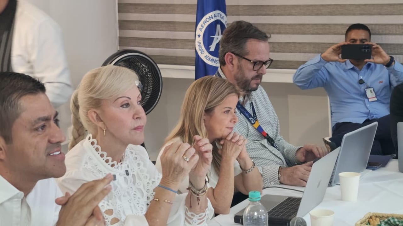 Gobernadora del Valle, Dilian Francisca Toro, y ministra de Transporte, Elsa Noguera.