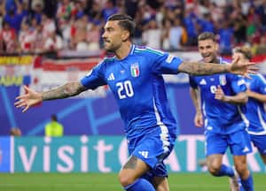 LEIPZIG, ALEMANIA - 24 DE JUNIO: Mattia Zaccagni de Italia celebra el primer gol de su equipo durante el partido de fase de grupos de la UEFA EURO 2024 entre Croacia e Italia en el estadio de fútbol de Leipzig el 24 de junio de 2024 en Leipzig, Alemania.(Foto de Jürgen Fromme - firo sportphoto /Imágenes falsas)