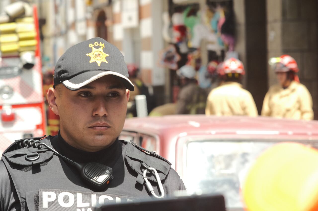 La policía acordonó la zona para que fueran atendidos los heridos