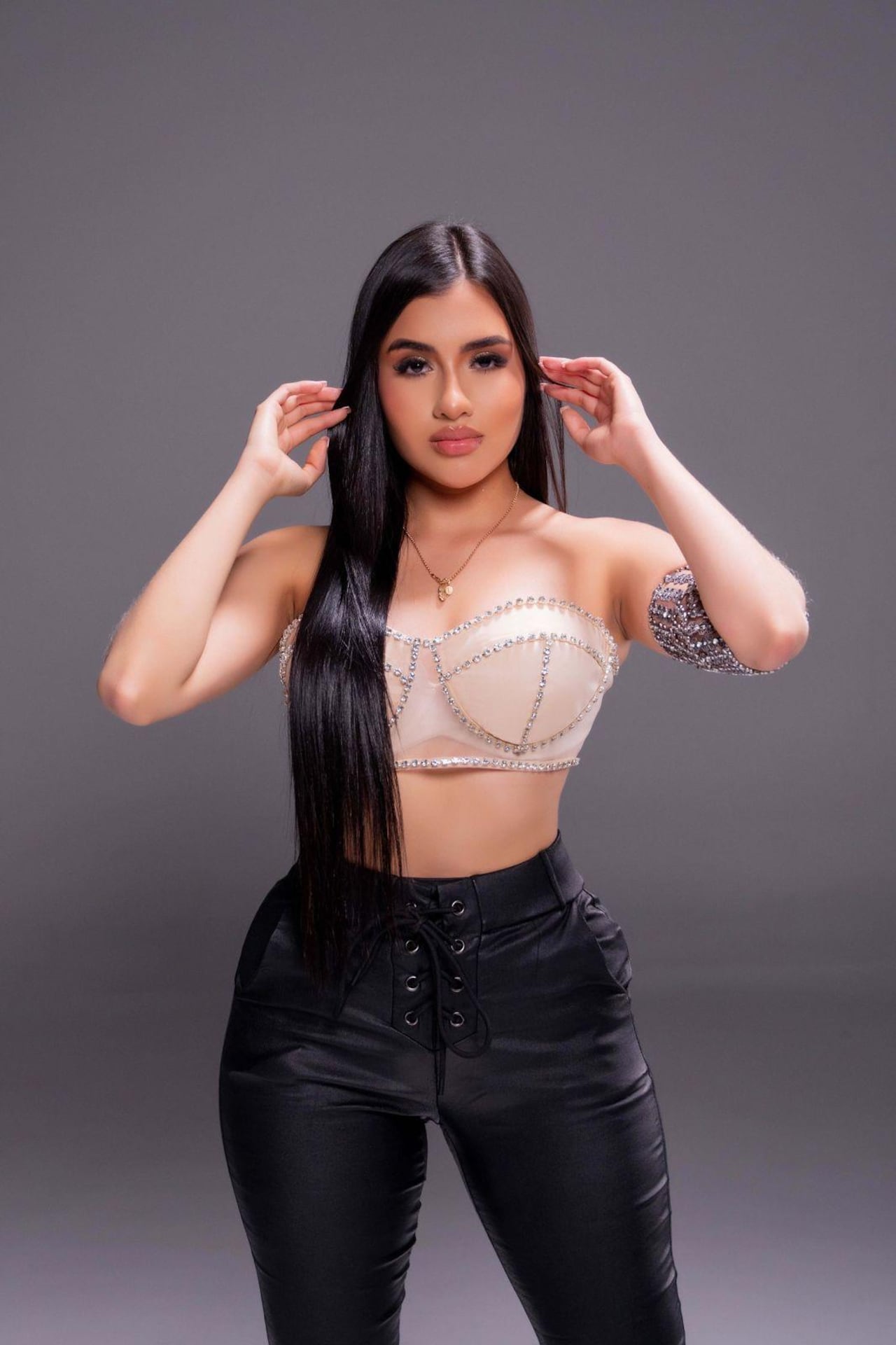 La artista caleña Liz Ocampo se abre paso con fuerza en la música popular colombiana.