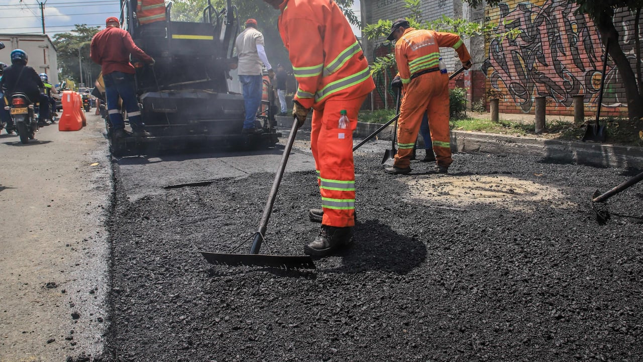 La intervención contempla tres capas de asfalto de dos pulgadas cada una, pensando que soporte el alto flujo vehicular y garantizar una vida útil de hasta 10 años sin mantenimiento.