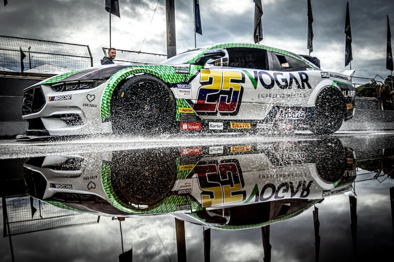 El coche que conducirá Tatiana Calderón durante en el SG28 en Nascar de Brasil.