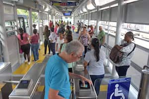 Reapertura Estación del MIO Estadio.