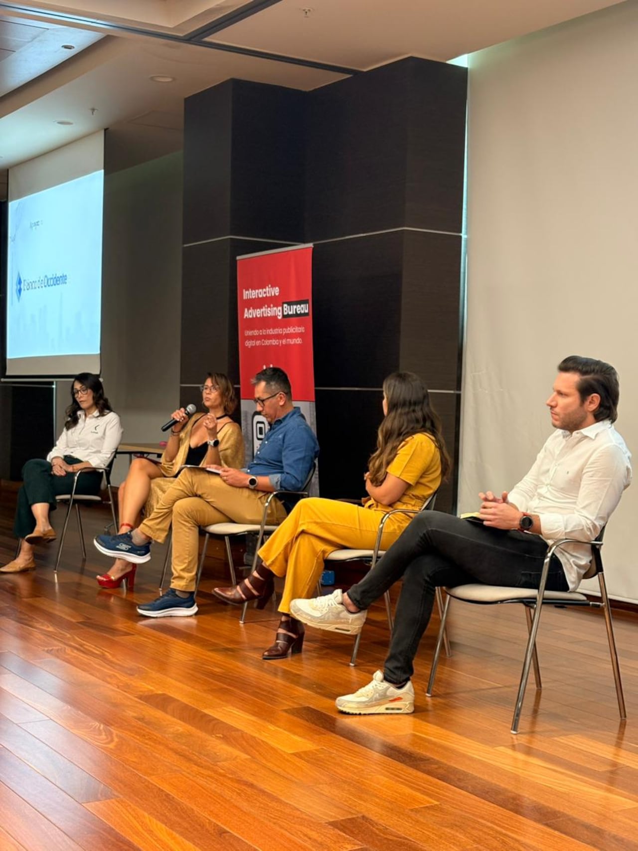 Expertos del sector publicitario y tecnológico participaron en el Digital Day organizado por IAB Colombia en Cali, donde analizaron el impacto de la inteligencia artificial y los datos en las estrategias de marketing.