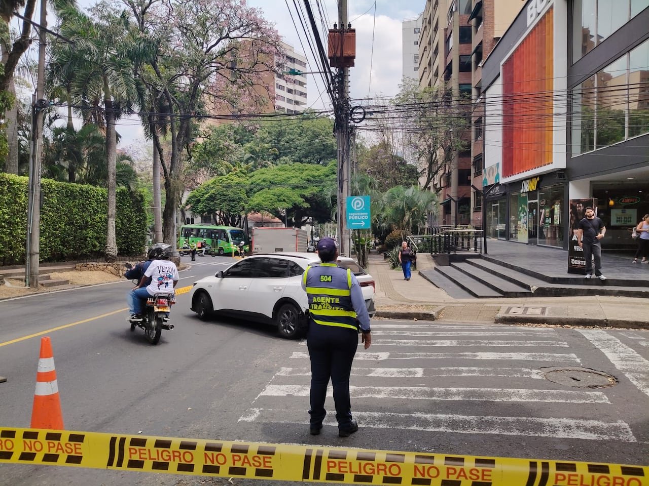 Las autoridades reiteraron que se mantienen cierres en distintos puntos de la ciudad.