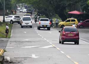 Cali: A partir del próximo lunes 7 de abril, la cr 122 entre la Av Cañasgordas o calle 18 y la Vía Panamericana o calle 25 volverá a ser en doble sentido con el fin de mejor la movilidad en el sur de la ciudad. Foto José L Guzmán. EL País