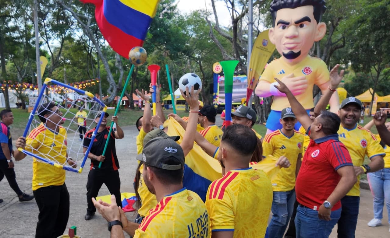 Tribuna Salsera de la Selección Colombia en el Parque de las Piedras en Cali.