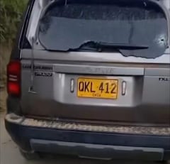 El ataque ocurrió en la vía que comunica hacia Otaré. El vehículo pertenecía al grupo GOES de la Policía Nacional. Todo sucedió cuando se movilizaba por la vía hacia el municipio de Otaré.
Según las primeras informaciones, el vehículo habría sido atacado por presuntos integrantes de un grupo armado ilegal. La camioneta recibió varios impactos de bala mientras transportaba a uniformados de esta unidad especial.