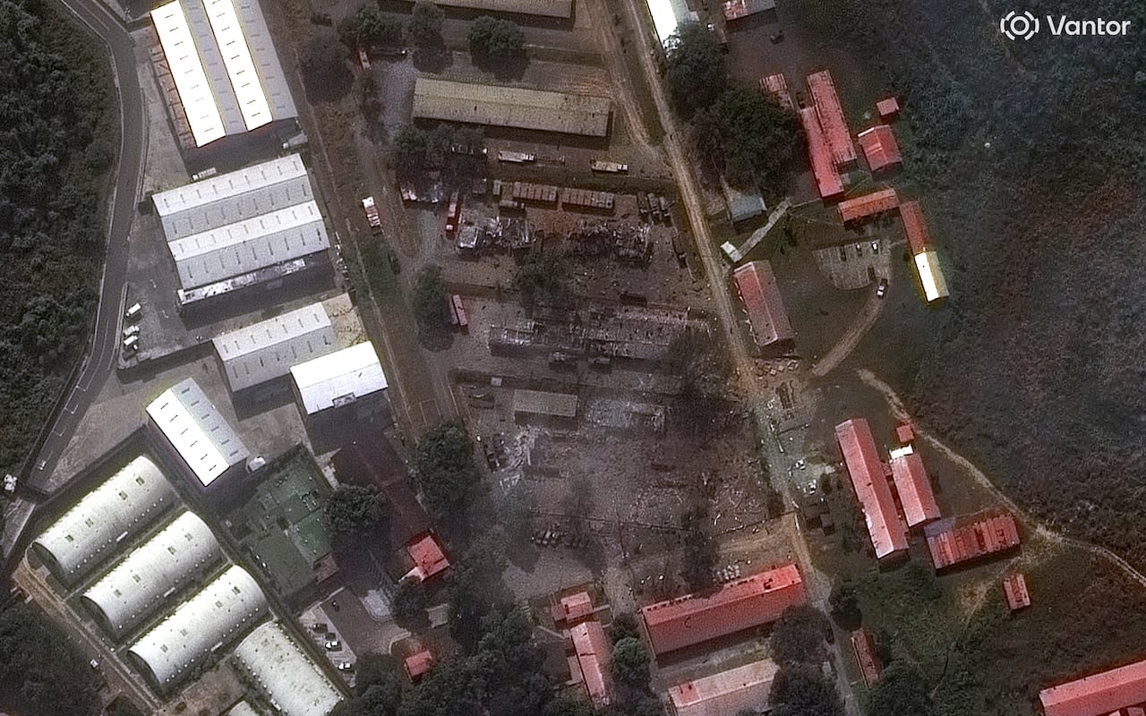 Esta imagen satelital de Vantor, tomada el 3 de enero de 2026, muestra una vista general de Fuerte Tiuna, el mayor complejo militar de Venezuela, en Caracas, tras una operación militar estadounidense que condujo a la captura de Nicolás Maduro