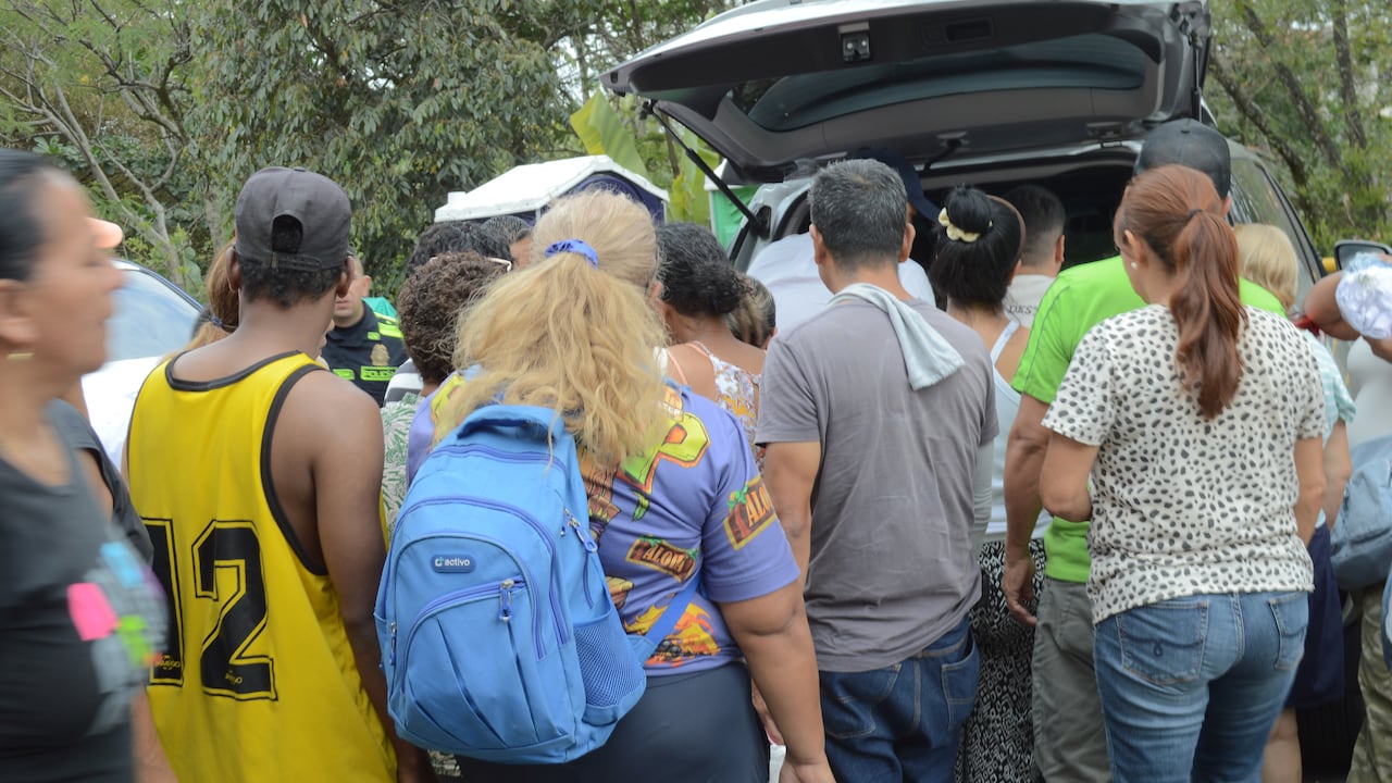 Algunas entidades no han parado su ayuda a los damnificados del terremoto de Cali, pese a que ha pasado casi dos meses.