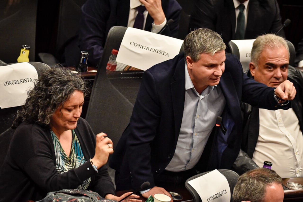 LISTAS AL CONGRESO: ENTRE POLÍTICOS TRADICIONALES, REENCAUCHADOS E INFLUENCERS