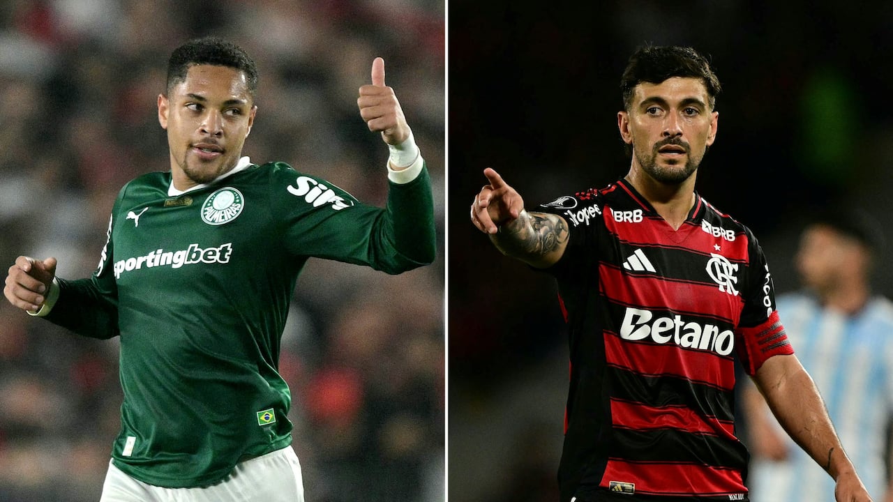 Esta combinación de imágenes muestra
El delantero del Palmeiras #09 Vitor Roque (L) y el mediocampista uruguayo del Flamengo #10 Giorgian de Arrascaeta durante la Copa Libertadores. (Foto de Juan MABROMATA y Pablo PORCIUNCULA/AFP)