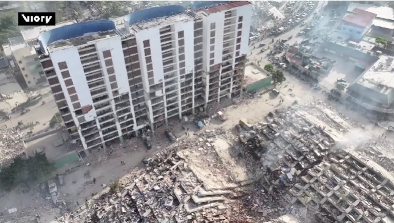 La devastación en la zona de La Guaira es evidente.