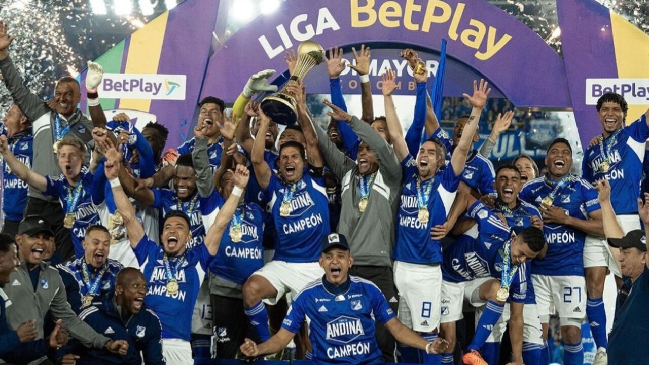 Millonarios celebrando la obtención de su estrella 16