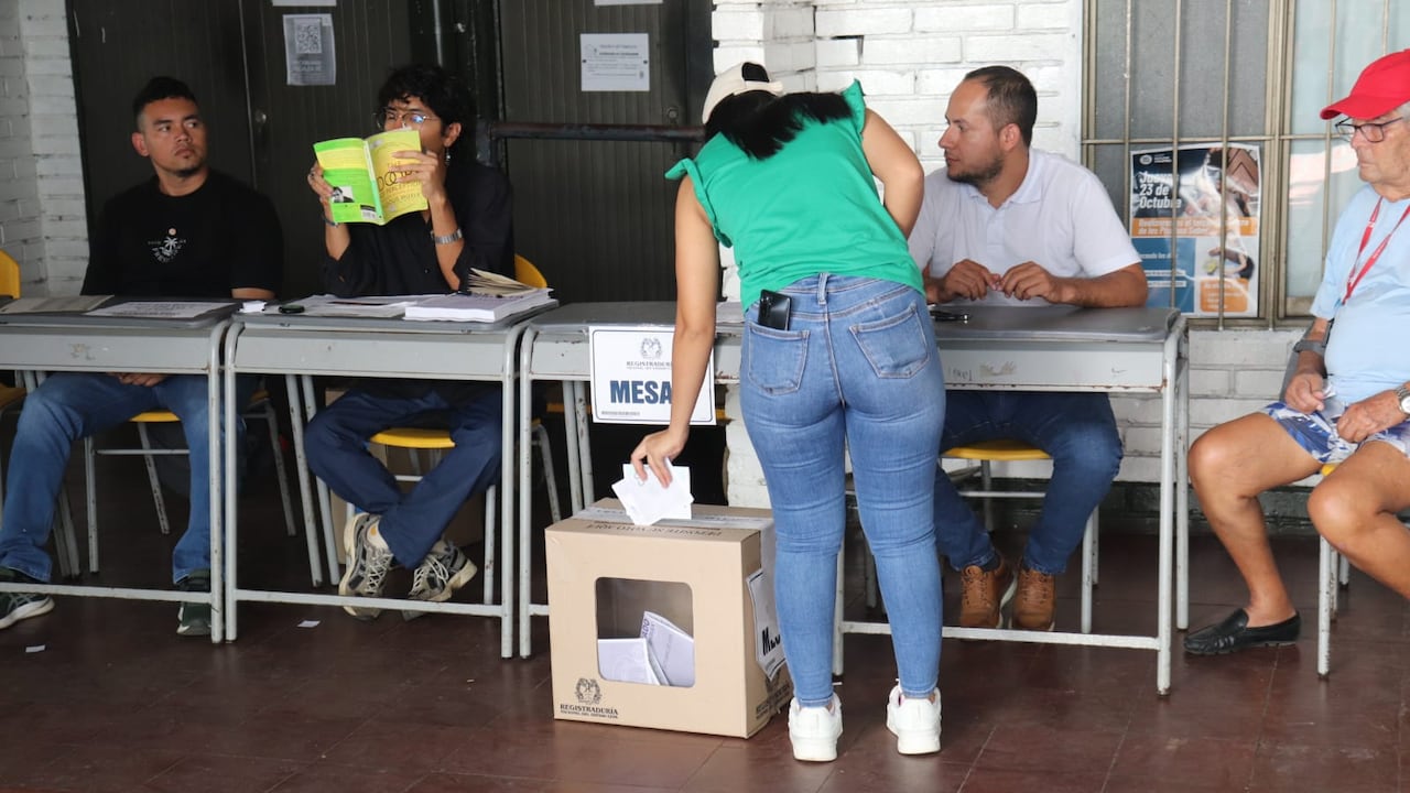 El presidente Gustavo Petro pidió extender la jornada de votación para garantizar que todos los electores puedan ejercer su derecho al voto.