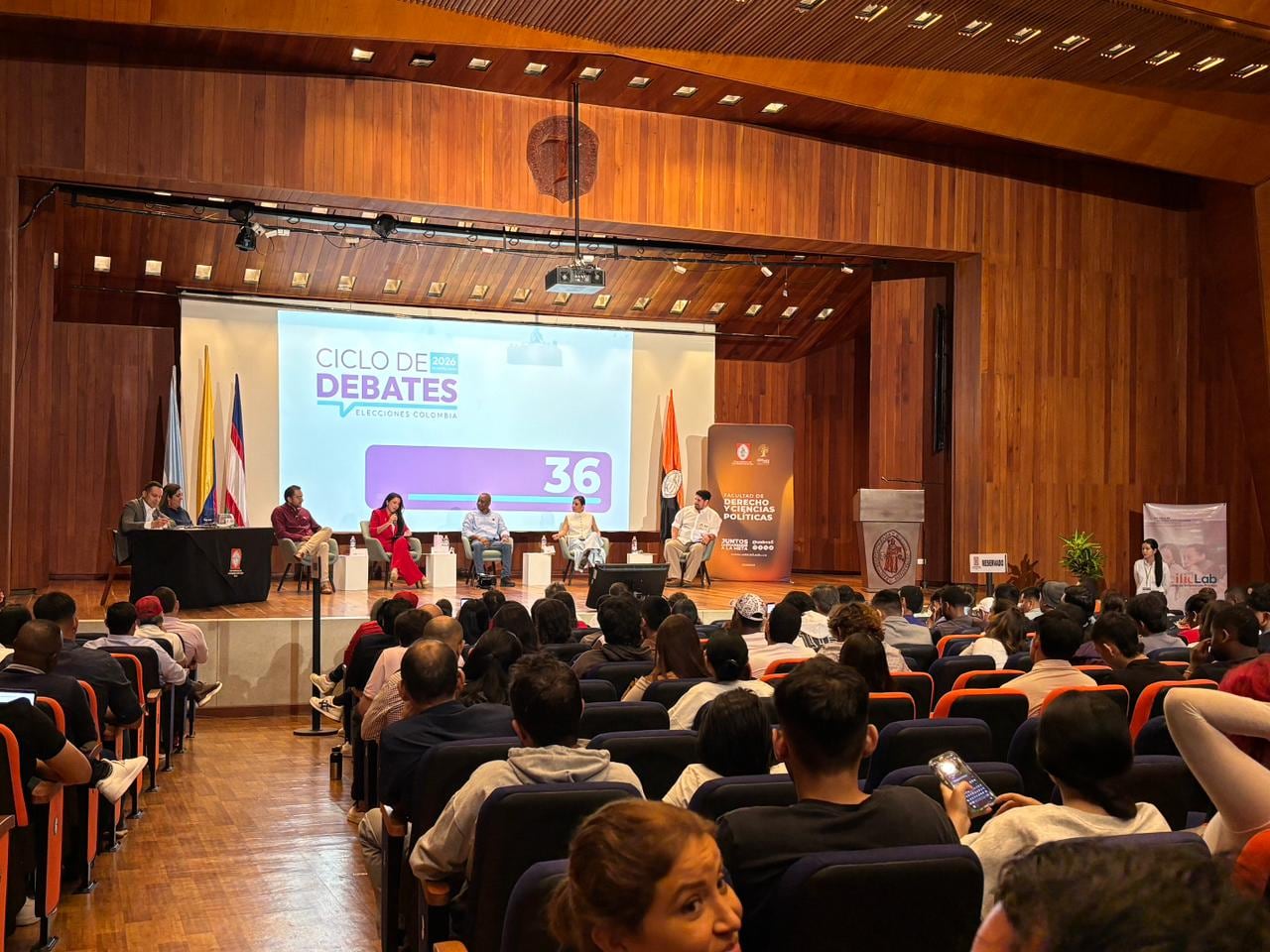 Algunos de los principales candidatos al Congreso por el Valle están presentes.