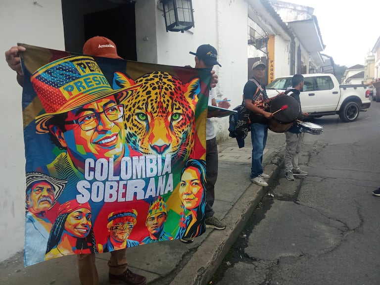 El presidente colombiano Gustavo Petro cuestionó públicamente la decisión del Consejo Nacional Electoral que impide la participación del senador Iván Cepeda en la consulta interpartidista de la izquierda.