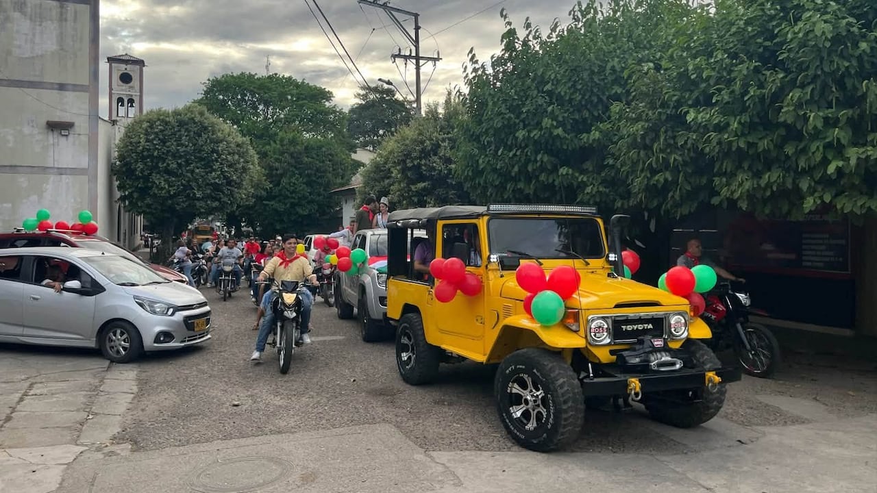 Cientos de habitantes participaron en el recorrido folclórico que hace parte de la programación previa de la edición número 42 del Festival Folclórico y Cultural del Arroz, una de las celebraciones más representativas del Huila.