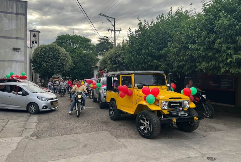 Cientos de habitantes participaron en el recorrido folclórico que hace parte de la programación previa de la edición número 42 del Festival Folclórico y Cultural del Arroz, una de las celebraciones más representativas del Huila.