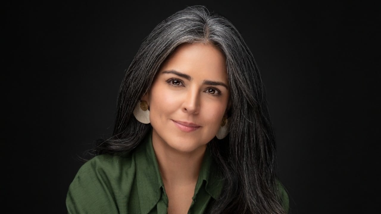 Claudia Palacios ha sido directora, productora y reportera de medios como CNN en Español, Noticiero CM&, W Radio, City TV, Canal Capital, Blu Radio y Canal RCN.