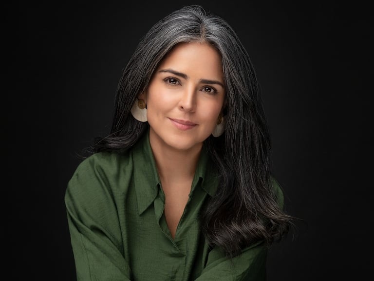 Claudia Palacios ha sido directora, productora y reportera de medios como CNN en Español, Noticiero CM&, W Radio, City TV, Canal Capital, Blu Radio y Canal RCN.