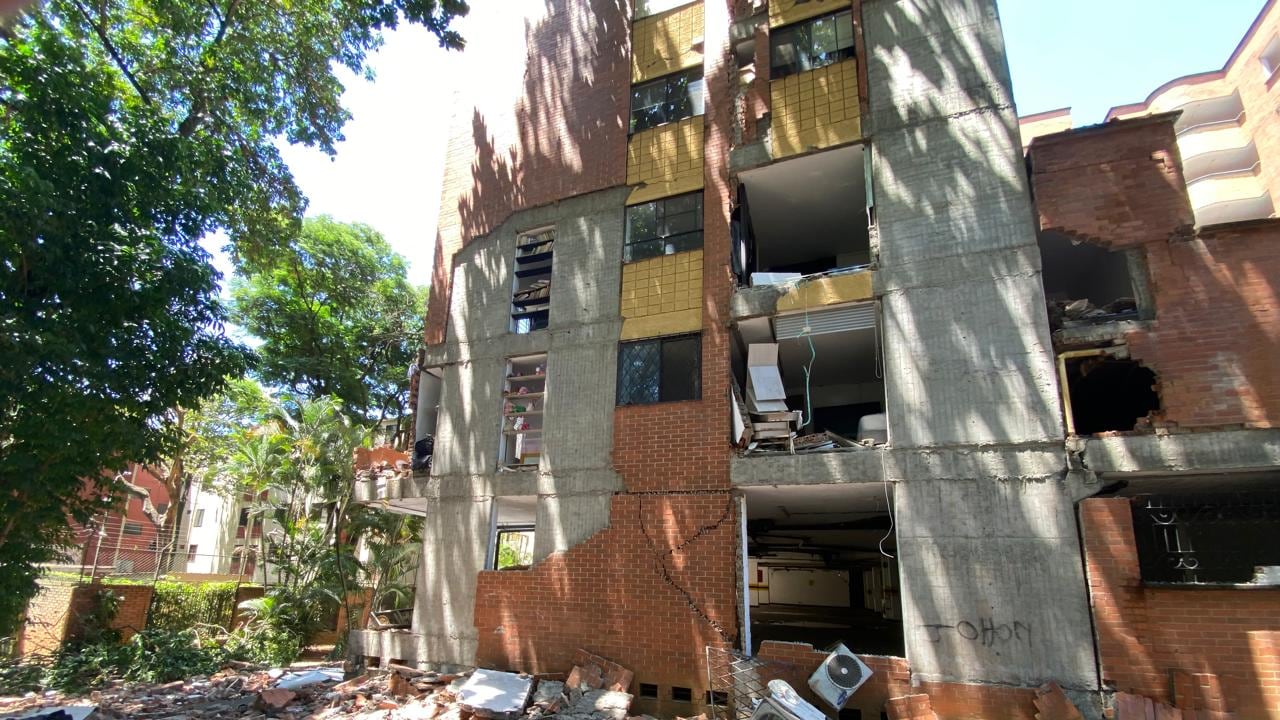 Así quedaron algunos edificios en Cali luego del terremoto de 7,4 grados.