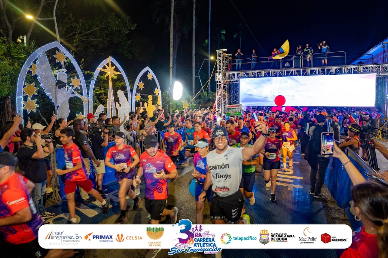 Algunos de los corredores que participaron en la Carrera Atlética Ser Inspiración 2025.