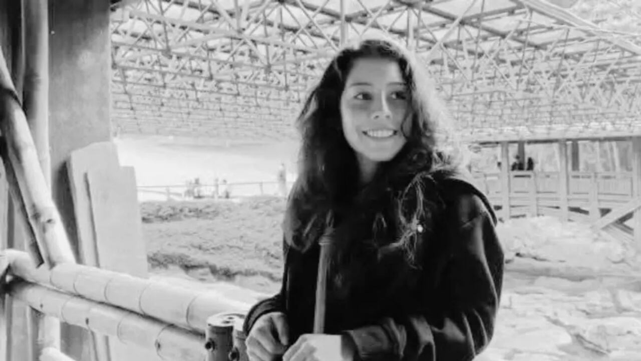 La joven dejó de contestar el celular, por lo que sus familiares se preocuparon hasta que finalmente fue hallada sin vida.