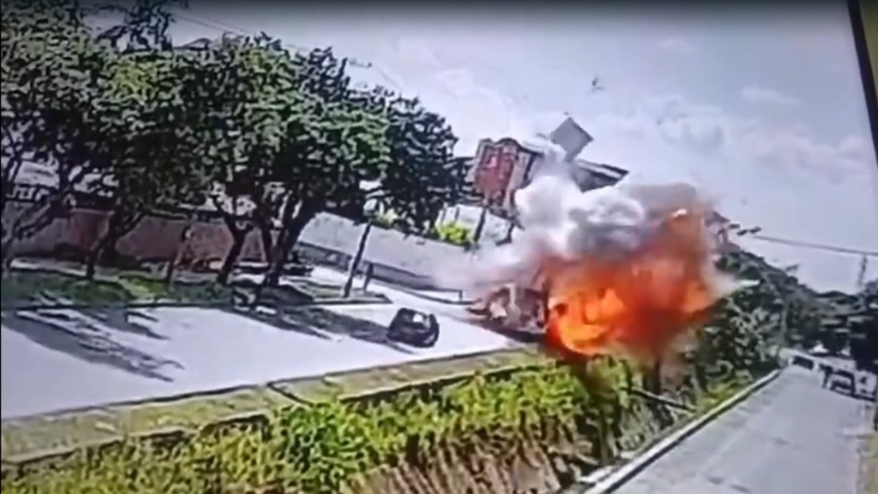 El bus estaba cargado con cilindros repletos de explosivos.