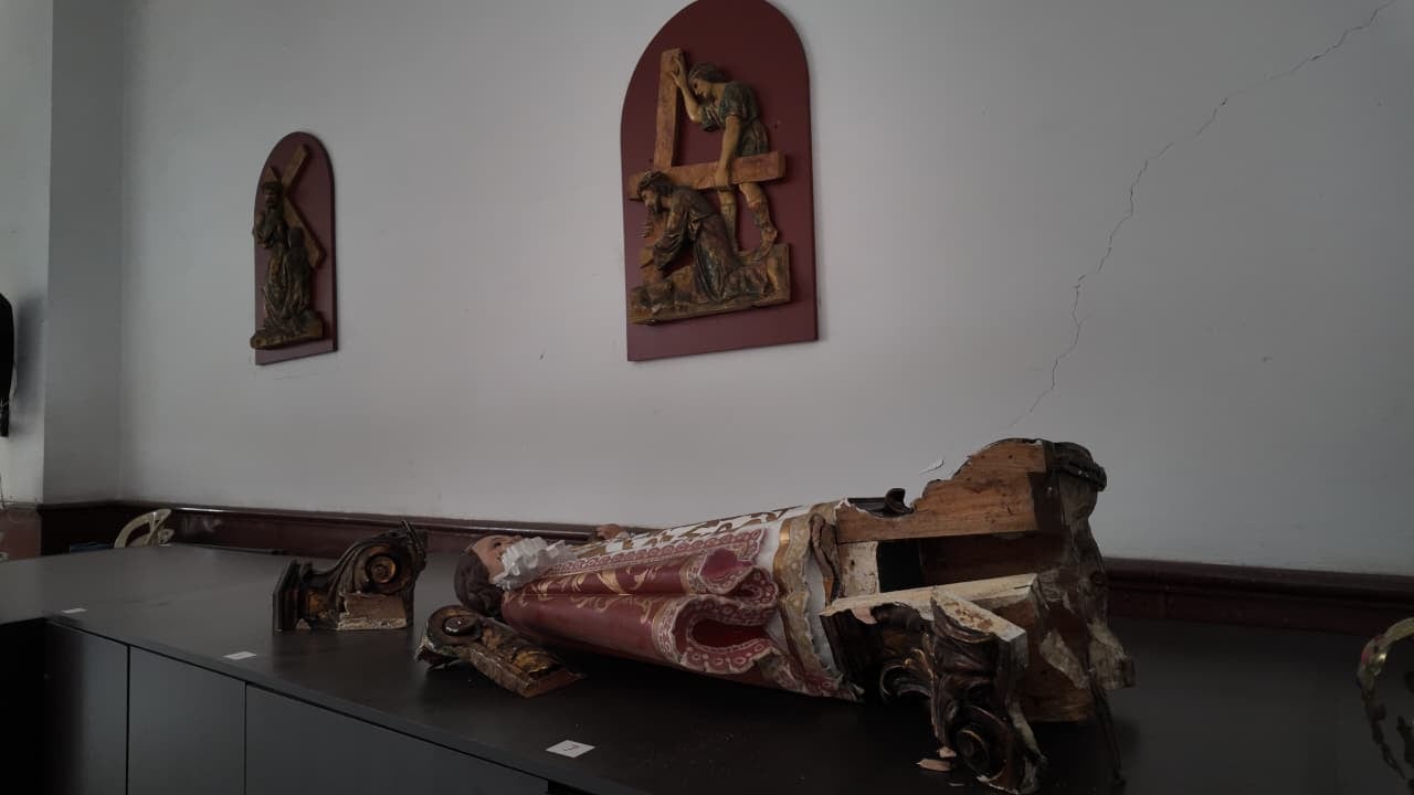 En El Templete hubo daños considerables en al menos tres de sus imágenes. La estructura también tuvo algunas grietas. El templo está cerrado.