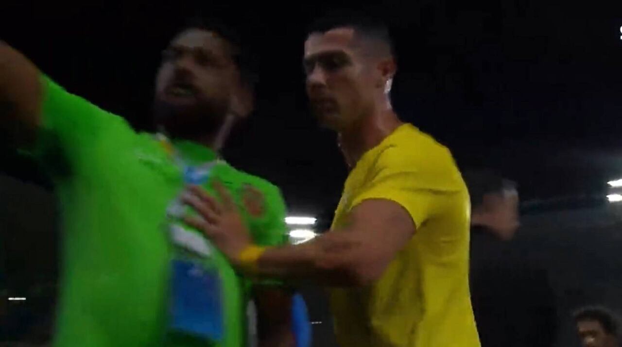 Cristiano Ronaldo, molesto con el arbitraje.