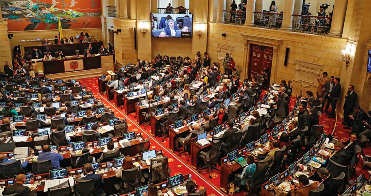 La pelota está en la cancha del Poder Legislativo. De los parlamentarios depende la manera en la que salgan las reformas pensional, laboral y de la salud. El ambiente político está tenso y el país, en vilo.