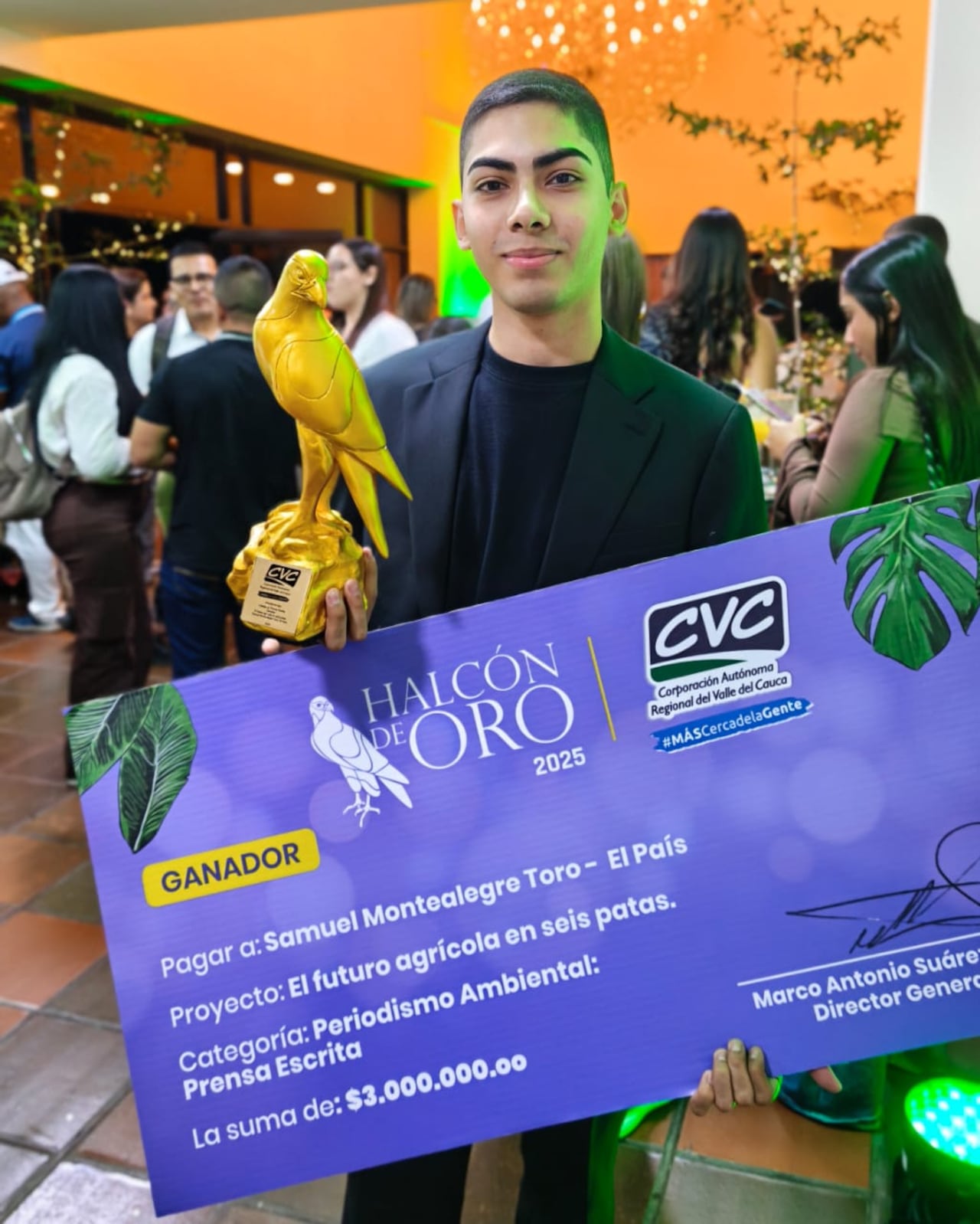 Samuel Montealegre fue el ganador en la categoría periodismo ambiental prensa escrita.