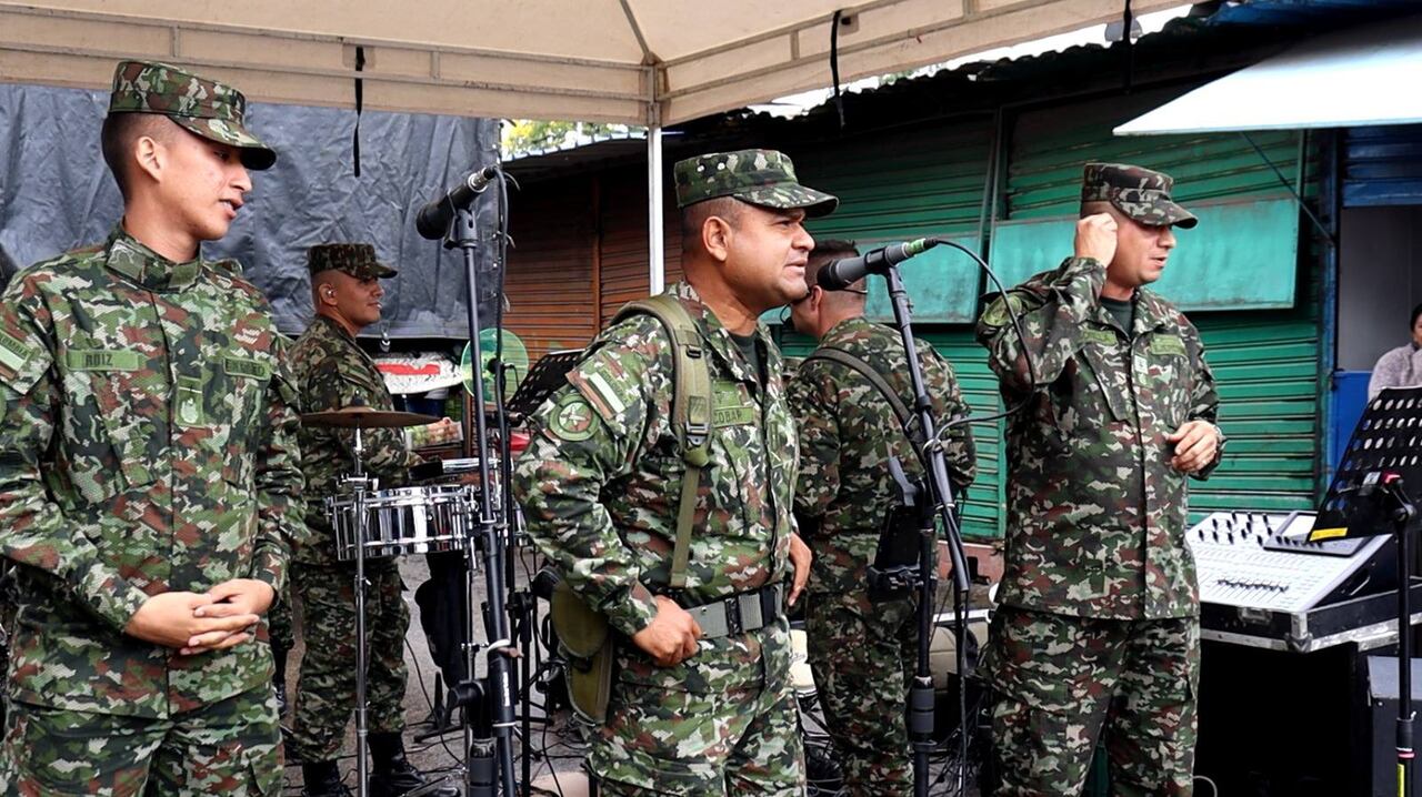 La orquesta del Son del Trébol fue la encargada de alegrar la actividad con un amplio repertorio musical.