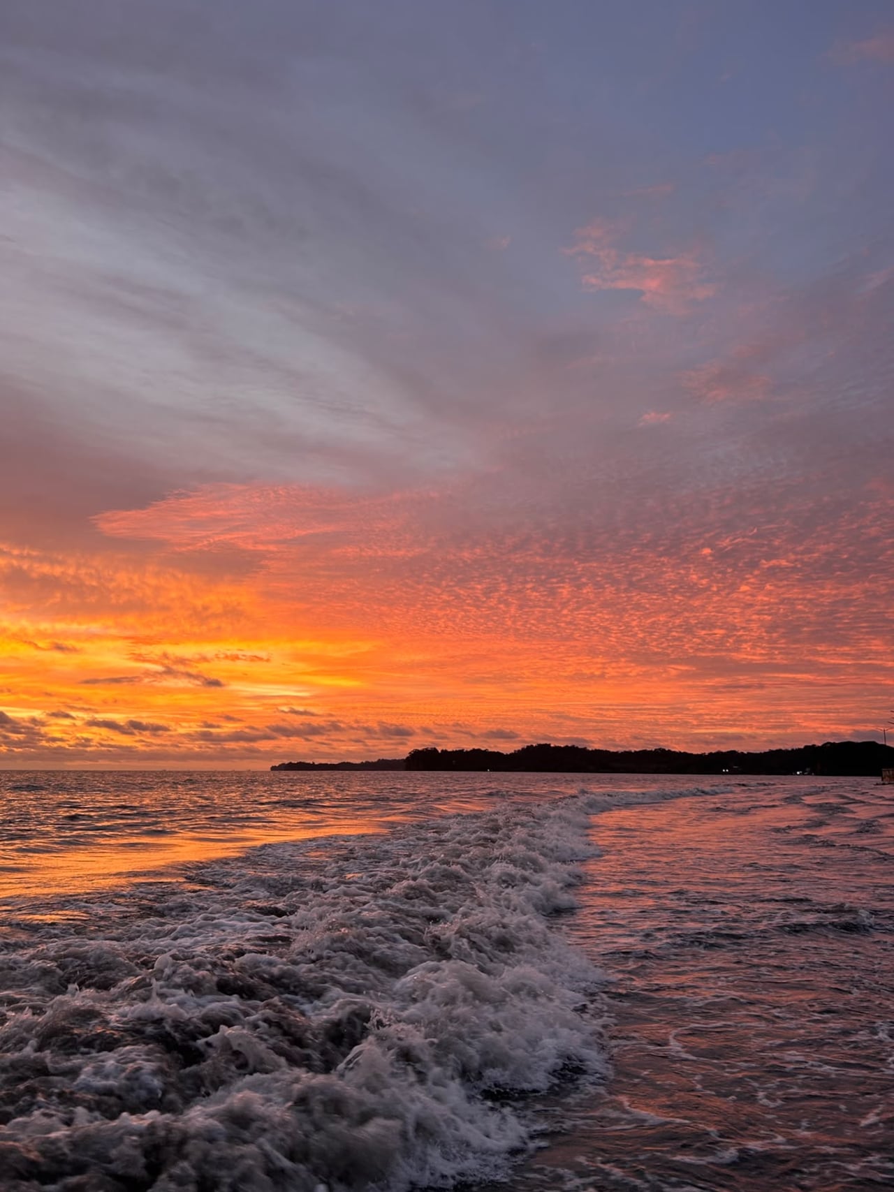 Las playas de Buenaventura son hermosas por su naturaleza virgen, su selva tropical y sus imponentes atardeceres sobre el océano Pacífico