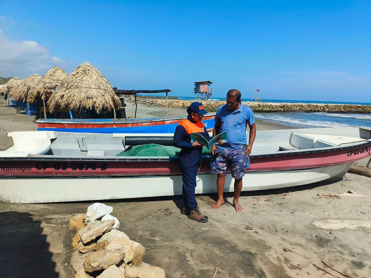 Las labores preventivas en el agua contaron con el respaldo directo de la Armada de Colombia, las administraciones locales y los diferentes organismos de gestión del riesgo de la zona costera.