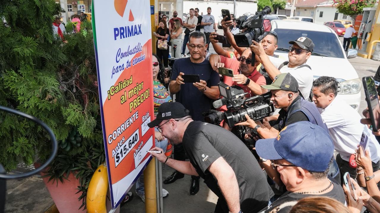 El Gobierno Nacional oficializó una reducción uniforme en el costo del combustible que beneficia a las 13 principales capitales desde este domingo.