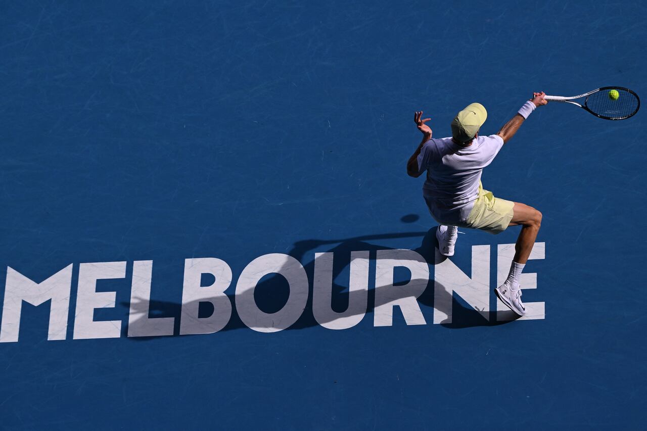 Jannik Sinner venció a Holger Rune y se instaló en los cuartos de final del Australian Open 2025.