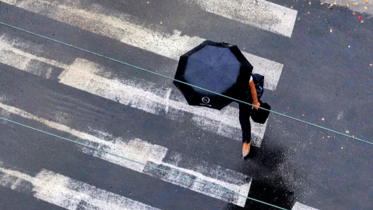 Lluvias en Cali este lunes interrumpen la sequía prevista por el fenómeno del niño.