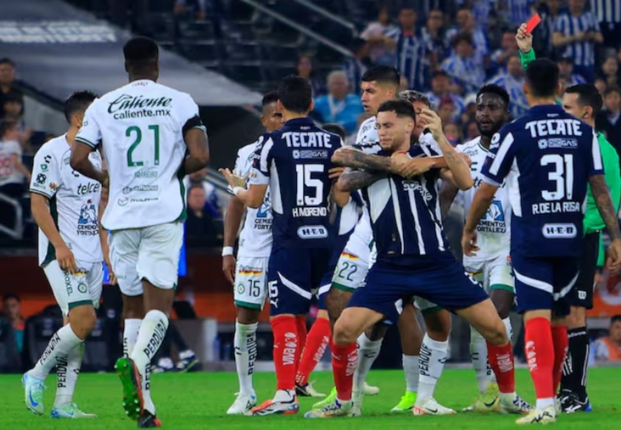 El hecho desató polémicas en el estadio BBVA.