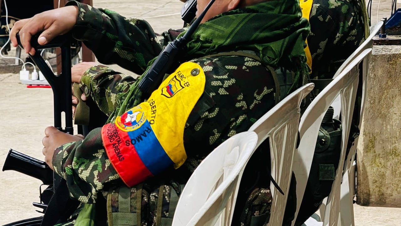 Los disidentes del frente Dagoberto Ramos de las Farc fueron sentados ante las comunidades para comunicarle la orden de retirarse de este resguardo.