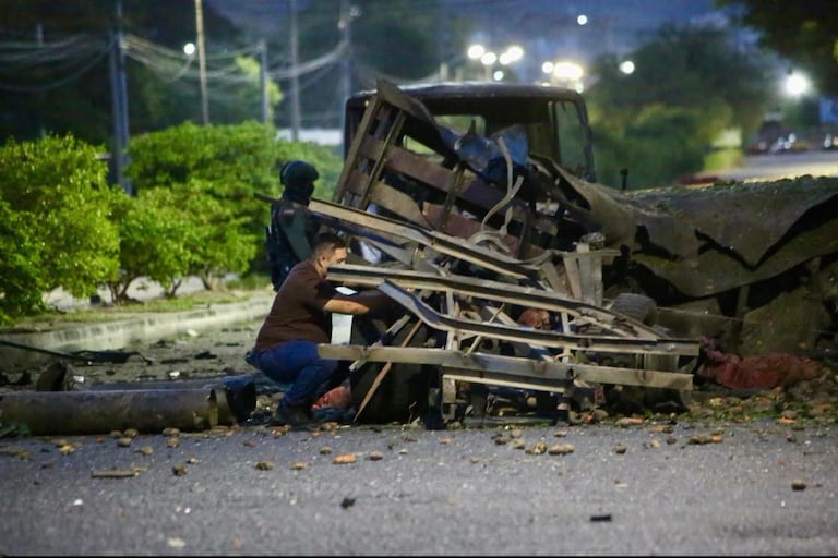 Ataque en Cúcuta con carrobomba en la madrugada de este sábado 1 de agosro, son más de quince policías heridos.